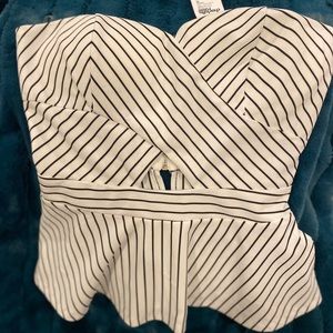 Charlotte Russe sleeveless top white & black